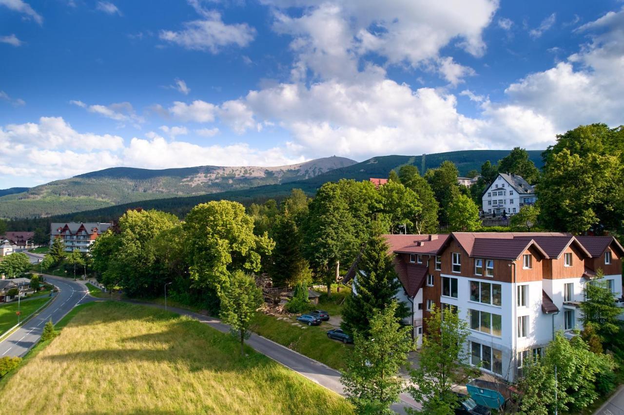 Apartament "Powoli" Z Darmowym Parkingiem Karpacz Dış mekan fotoğraf
